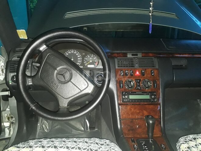 Mercedes E 230 1997, 245,112 km - 2.3 л - Bərdə