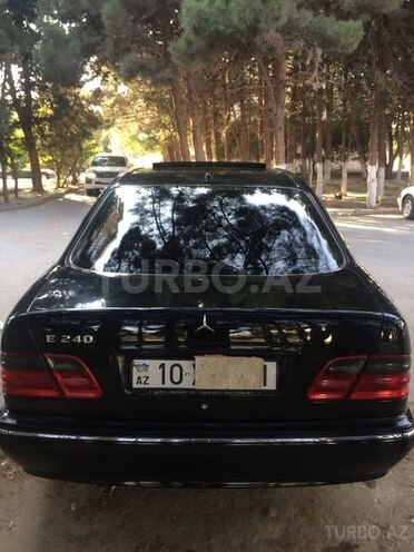 Mercedes E 240 1999, 256,000 km - 2.4 l - Bakı