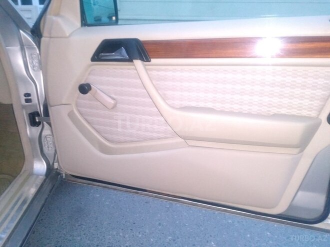 Mercedes E 230 1992, 382,000 km - 2.3 л - Sumqayıt