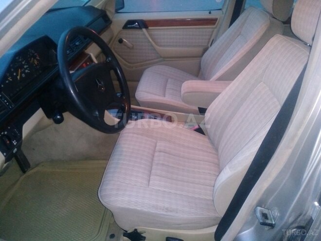 Mercedes E 230 1992, 382,000 km - 2.3 л - Sumqayıt
