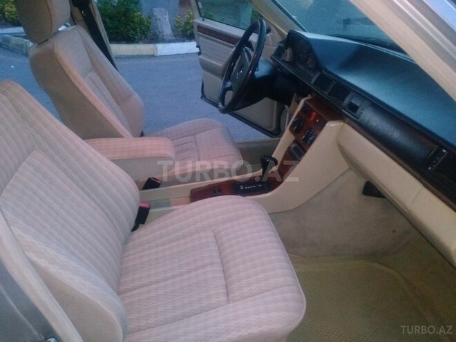 Mercedes E 230 1992, 382,000 km - 2.3 л - Sumqayıt