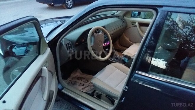 Mercedes C 220 1999, 281,000 km - 0.3 l - Bakı