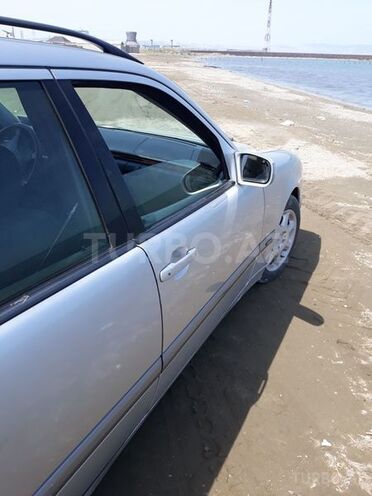 Mercedes E 220 2000, 380,000 km - 2.2 l - Sumqayıt