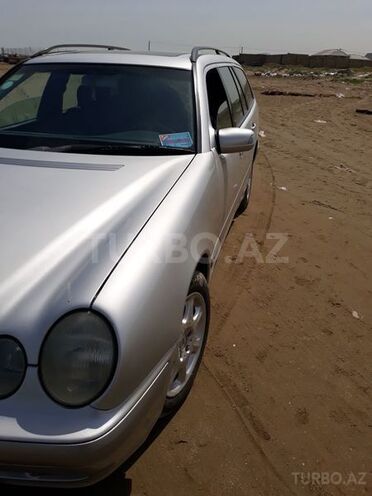 Mercedes E 220 2000, 380,000 km - 2.2 l - Sumqayıt