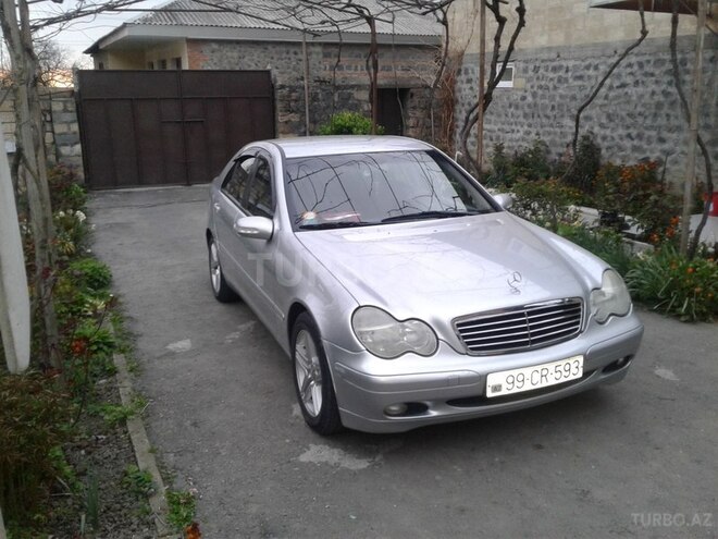 Mercedes C 200 2000, 166,500 km - 2.0 l - Qax