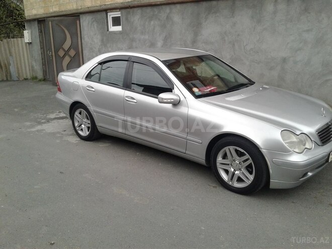 Mercedes C 200 2000, 166,500 km - 2.0 l - Qax