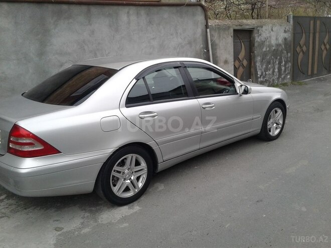 Mercedes C 200 2000, 166,500 km - 2.0 l - Qax