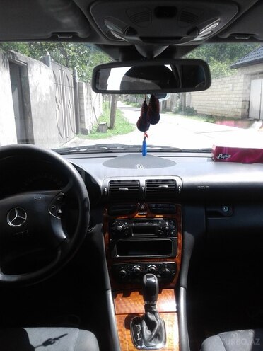 Mercedes C 200 2000, 166,500 km - 2.0 l - Qax
