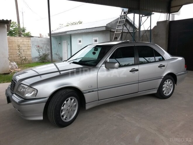 Mercedes C 180 1997, 250,000 km - 1.8 l - Saatlı