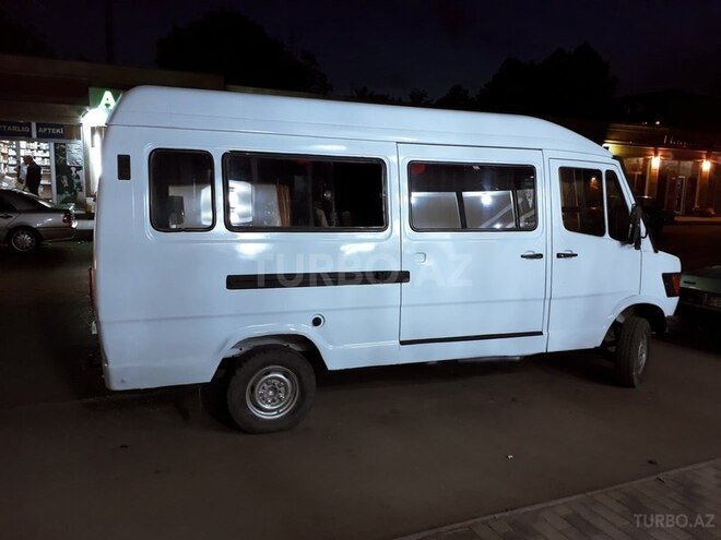 Mercedes 208 D 1993, 215,478 km - 2.3 l - Bərdə