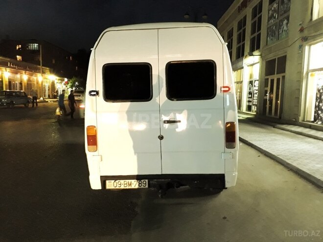 Mercedes 208 D 1993, 215,478 km - 2.3 l - Bərdə