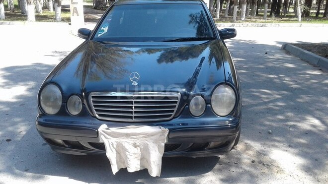 Mercedes E 220 2002, 358,726 km - 2.2 l - Sumqayıt
