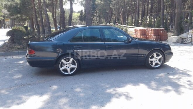 Mercedes E 220 2002, 358,726 km - 2.2 l - Sumqayıt