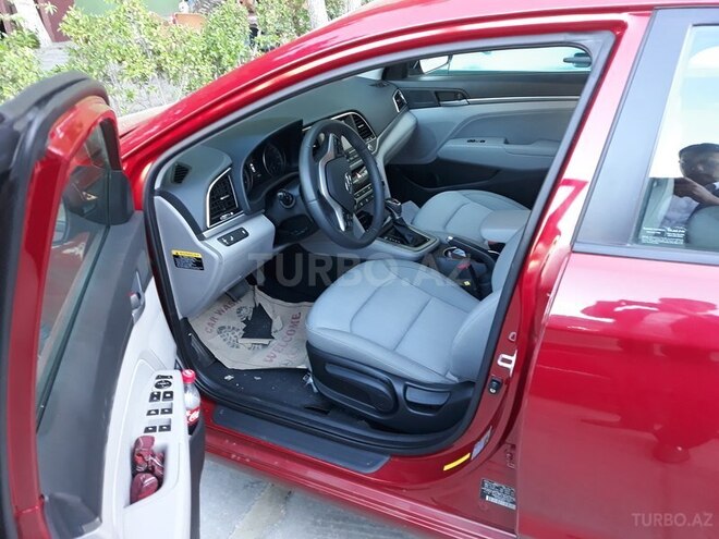 Hyundai Elantra 2017, 2,000 km - 0.2 l - Sumqayıt