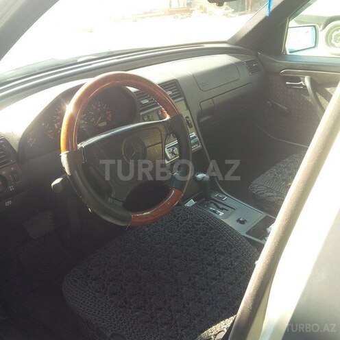 Mercedes C 180 1995, 270,000 km - 1.8 л - Zaqatala