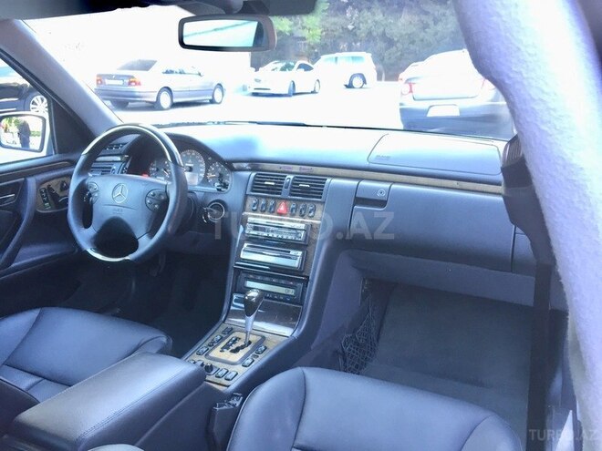 Mercedes E 320 2000, 156,000 km - 3.2 l - Bakı