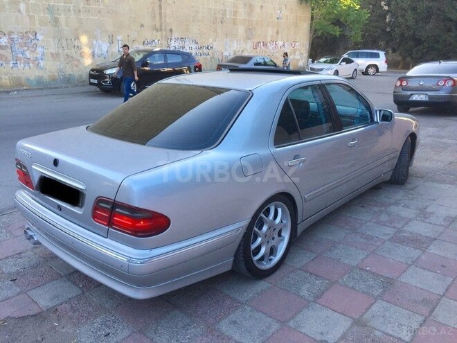 Mercedes E 320 2000, 156,000 km - 3.2 l - Bakı