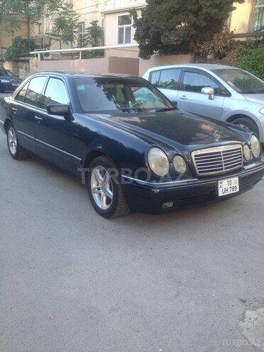 Mercedes E 320 1998, 268,000 km - 3.2 l - Bakı