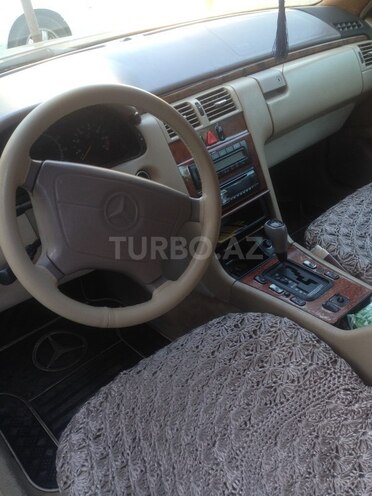 Mercedes E 320 1998, 268,000 km - 3.2 l - Bakı