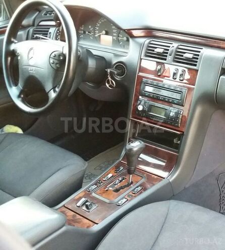 Mercedes E 270 2000, 289,000 km - 2.7 l - Bakı