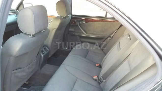 Mercedes E 270 2000, 289,000 km - 2.7 l - Bakı