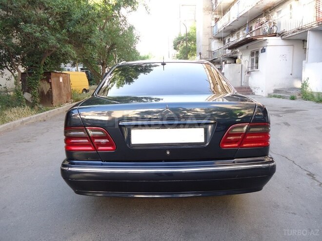 Mercedes E 220 2000, 214,676 km - 2.2 l - Bakı