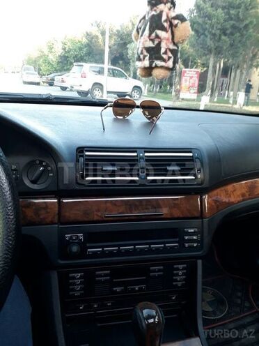 BMW 523 1999, 352,000 km - 2.3 l - Sumqayıt