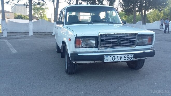 LADA (VAZ) 2107 2003, 250,000 km - 1.6 л - Salyan