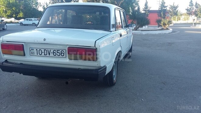 LADA (VAZ) 2107 2003, 250,000 km - 1.6 l - Salyan