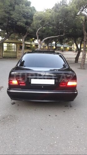 Mercedes E 220 2002, 358,000 km - 2.2 l - Bakı