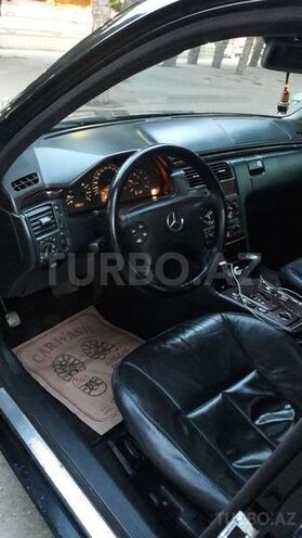Mercedes E 220 2002, 358,000 km - 2.2 l - Bakı