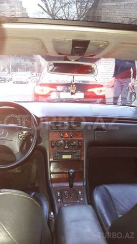 Mercedes E 220 2002, 358,000 km - 2.2 l - Bakı