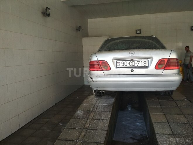 Mercedes E 250 1996, 386,500 km - 0.3 l - Bakı