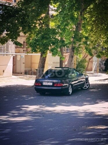 Mercedes E 240 1998, 300,000 km - 2.4 l - Bakı