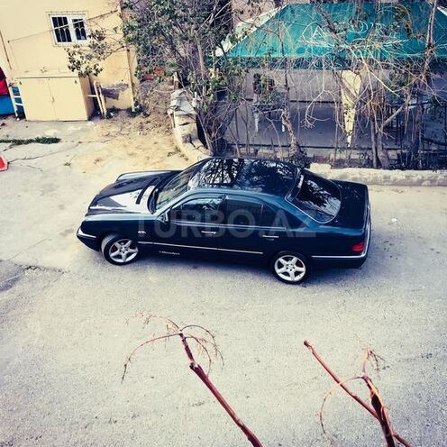 Mercedes E 240 1998, 300,000 km - 2.4 l - Bakı