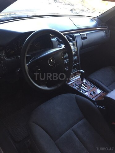 Mercedes E 240 2000, 398,000 km - 2.6 l - Sumqayıt