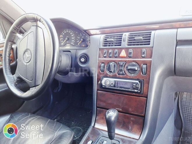 Mercedes E 230 1996, 195,695 km - 2.3 л - Bakı