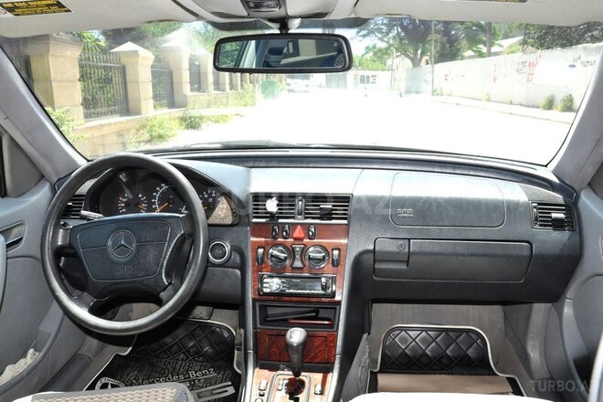 Mercedes C 230 1999, 253,500 km - 2.3 l - Bakı