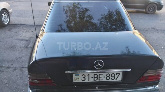 Mercedes E 200 1993, 826,625 km - 2.0 l - Bakı