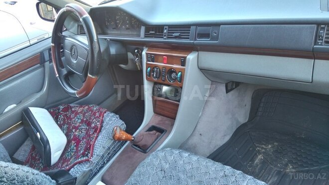 Mercedes E 200 1993, 826,625 km - 2.0 l - Bakı