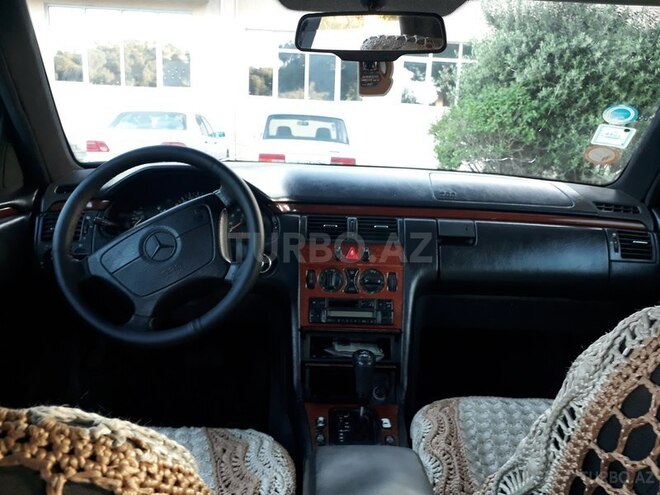 Mercedes E 230 1997, 245,000 km - 2.3 л - Bakı