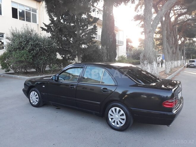 Mercedes E 230 1997, 245,000 km - 2.3 л - Bakı