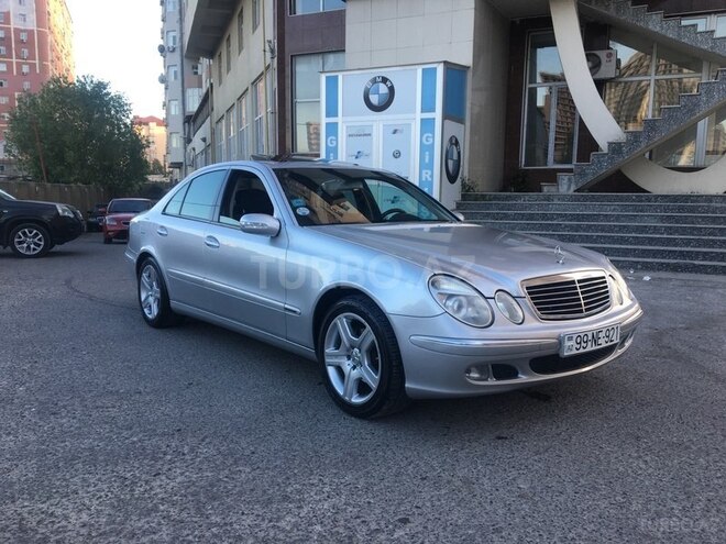 Mercedes E 220 2002, 286,550 km - 2.2 л - Bakı