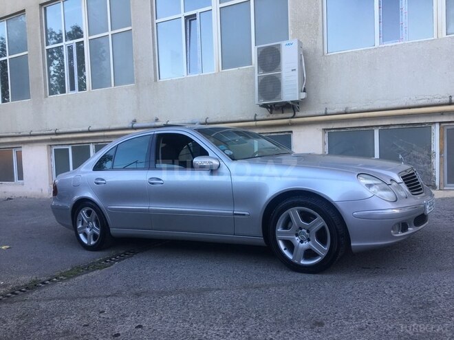 Mercedes E 220 2002, 286,550 km - 2.2 л - Bakı
