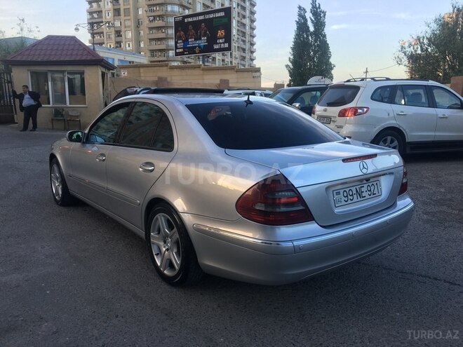 Mercedes E 220 2002, 286,550 km - 2.2 л - Bakı