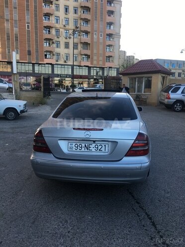 Mercedes E 220 2002, 286,550 km - 2.2 л - Bakı
