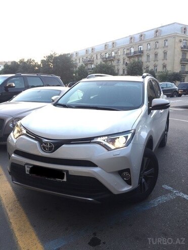 Toyota RAV4 2017, 1,300 km - 2.0 l - Bakı