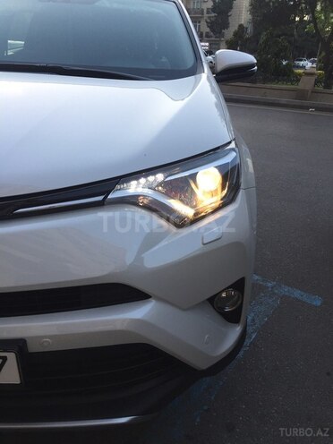 Toyota RAV4 2017, 1,300 km - 2.0 l - Bakı