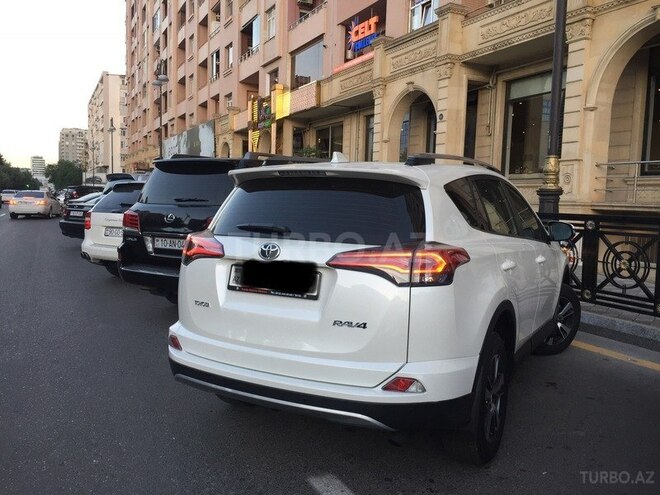 Toyota RAV4 2017, 1,300 km - 2.0 l - Bakı