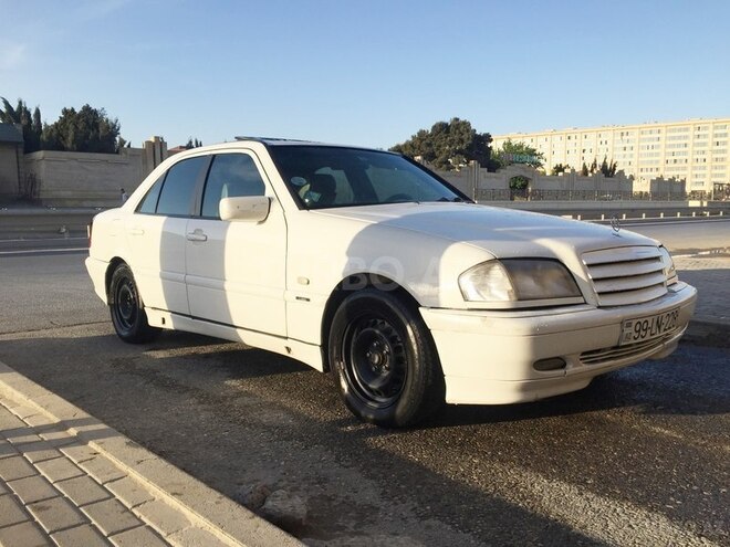 Mercedes C 220 1999, 320,000 km - 2.2 л - Bakı